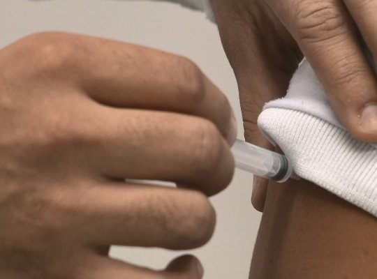 Vacinação contra gripe em Vitória vai acontecer em escolas para evitar aglomeração