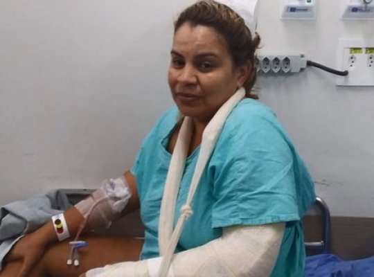 Mulher fica ferida após ser atropelada por patinete elétrico em Vila Velha