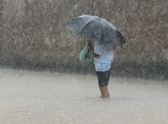 Inpe emite alerta de chuvas intensas para 37 cidades do ES