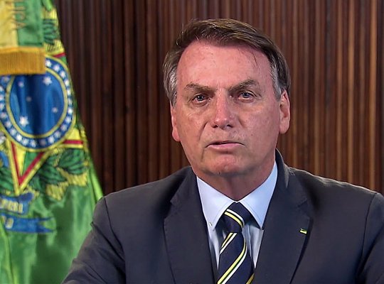Bolsonaro defende abertura de comércios e volta às aulas nas escolas