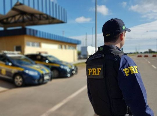 Polícia Rodoviária Federal apreende 400 kg de maconha em Viana