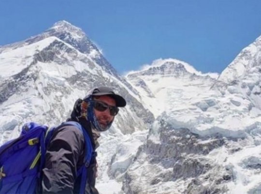 Empresário é o primeiro capixaba a chegar ao topo do Everest