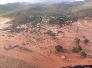 Alerta de enchente em três cidades capixabas após rompimento de barragens da Samarco