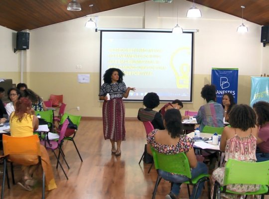 Curso de finanças ajuda mulheres a saírem de relacionamentos abusivos em Vitória