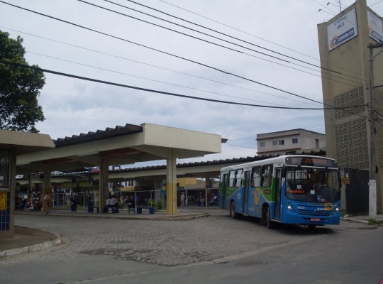 Encapuzados invadem terminal e ônibus ficam sem circular por algumas horas em Vila Velha