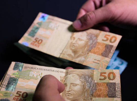 Salário mínimo vai para R$ 1.212 em 2022