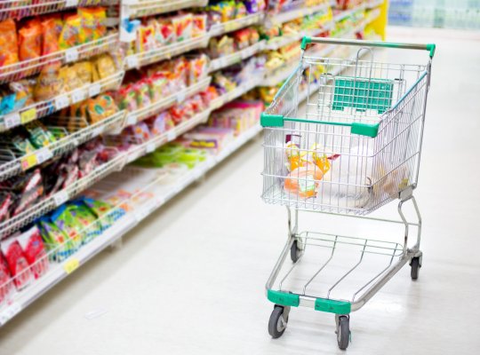 Rede de supermercados abre quase 90 vagas para lojas em balneários do ES