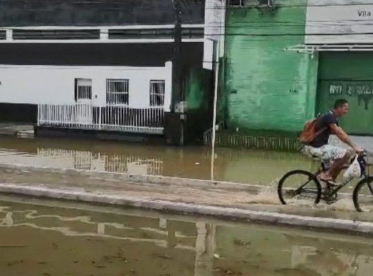 Risco de fortes chuvas deixa Vila Velha, no ES, em estado de alerta