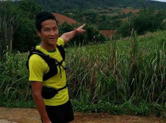 Mergulhador morre sem oxigênio em caverna na Tailândia onde meninos estão presos