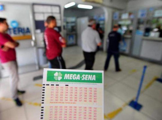 Mega-Sena acumula e pode pagar R$ 72 milhões