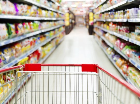 Decreto para abrir supermercados aos domingos