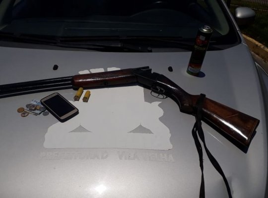 Criminosos e guardas trocam tiros em estacionamento de shopping de Vila Velha