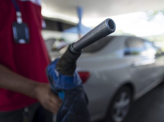 Gasolina nos postos do ES já é superior a R$ 5; Petrobras anuncia novo aumento no combustível