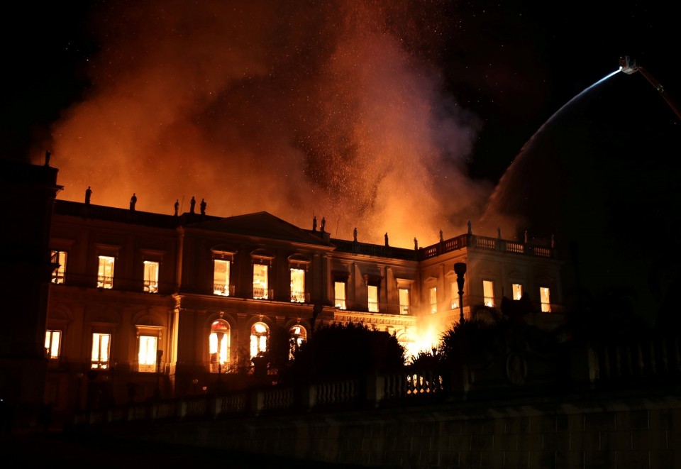 Incêndio de grandes proporções destrói o Museu Nacional, na Quinta da Boa Vista