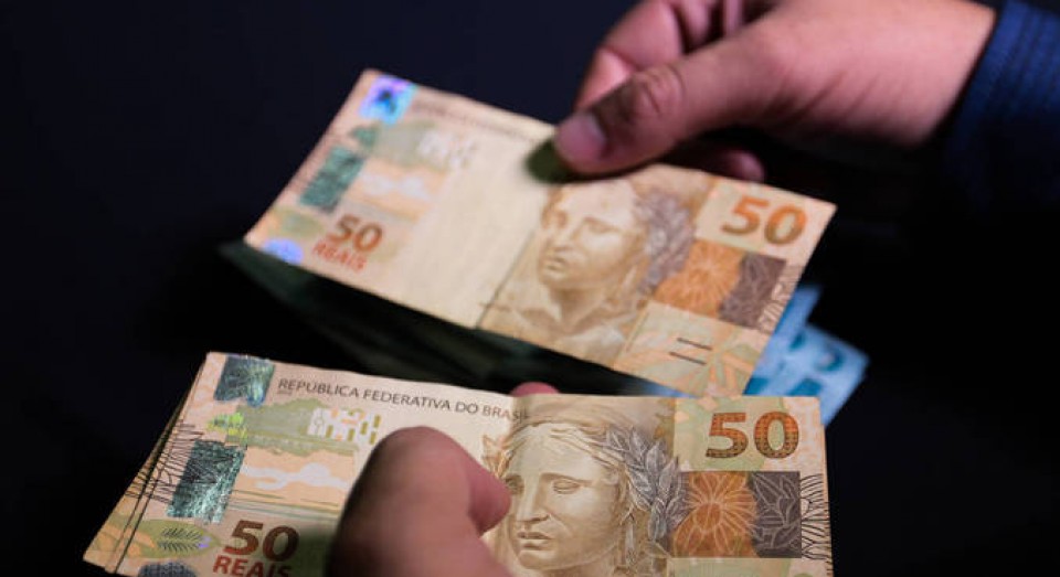 Salário mínimo vai para R$ 1.212 em 2022