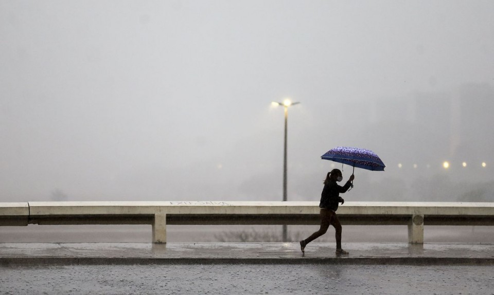 cidades do ES recebem novo alerta de chuvas intensas e ventos fortes